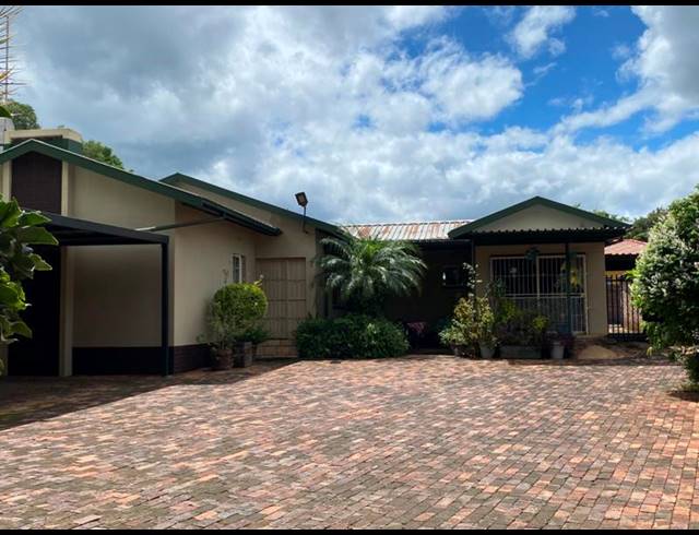 6 BEDROOM HOUSE FOR SALE IN KAMEELDORINGPARK
